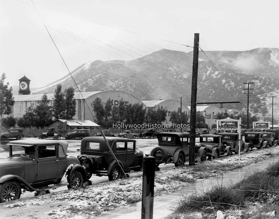 Barham Blvd 1932 rare snowfall WM.jpg